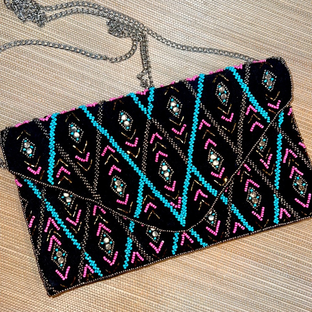 Multi-color clutch